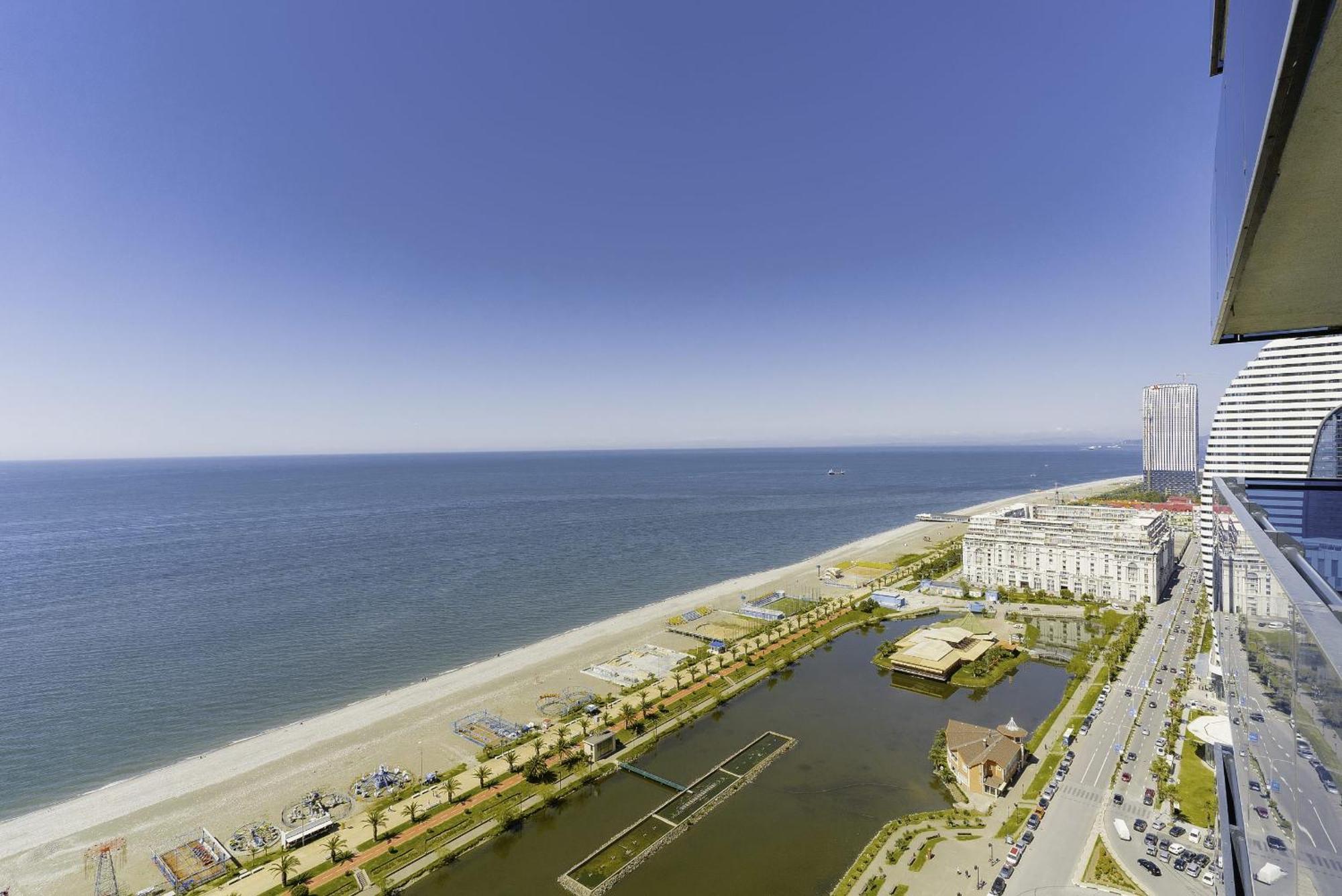 Elegance Sea View Aparthotel In Orbi City Batumi Exterior foto